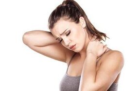 Dolore al collo e alle spalle i primi segni di osteocondrosi cervicale
